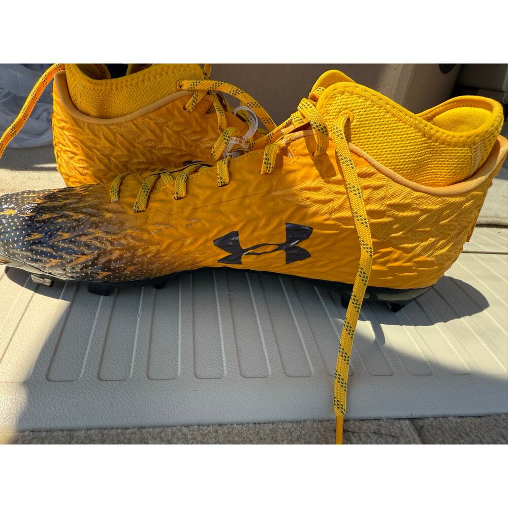 Under Armour Spotlight 4 MC Football Cleat Yellow Black Men’s SZ 13 3027977-700